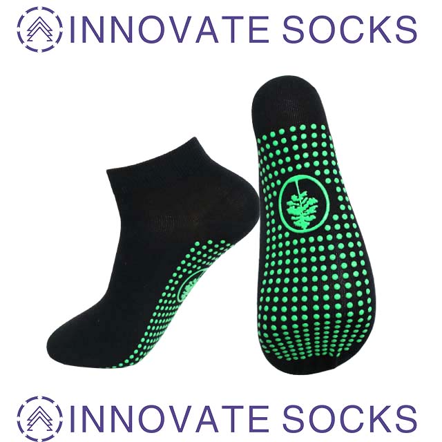 Custom Design Glow In The Dark Grip Trampoline Jump Socks
